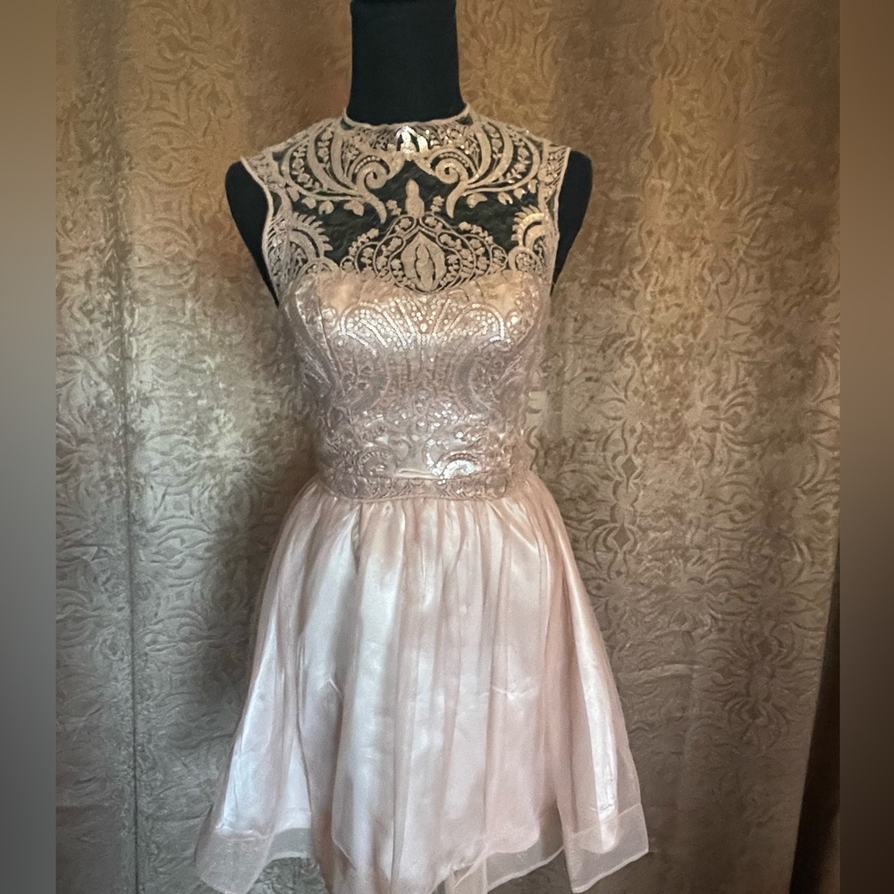 WORN ONCE LACE My Michelle sz 1 cocktail dress